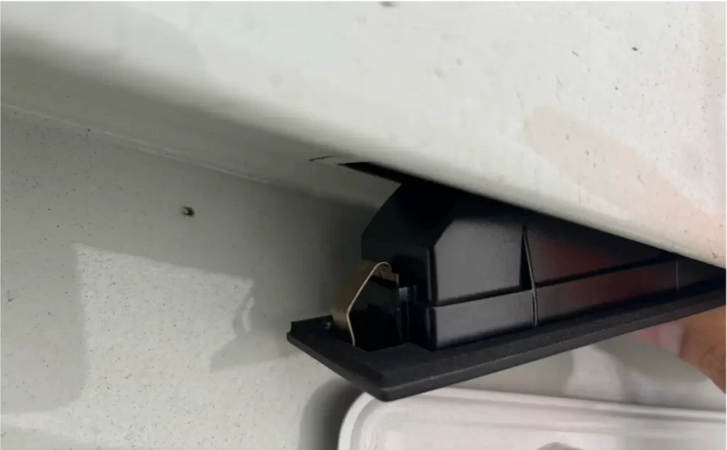 ナンバー灯の取り外し2