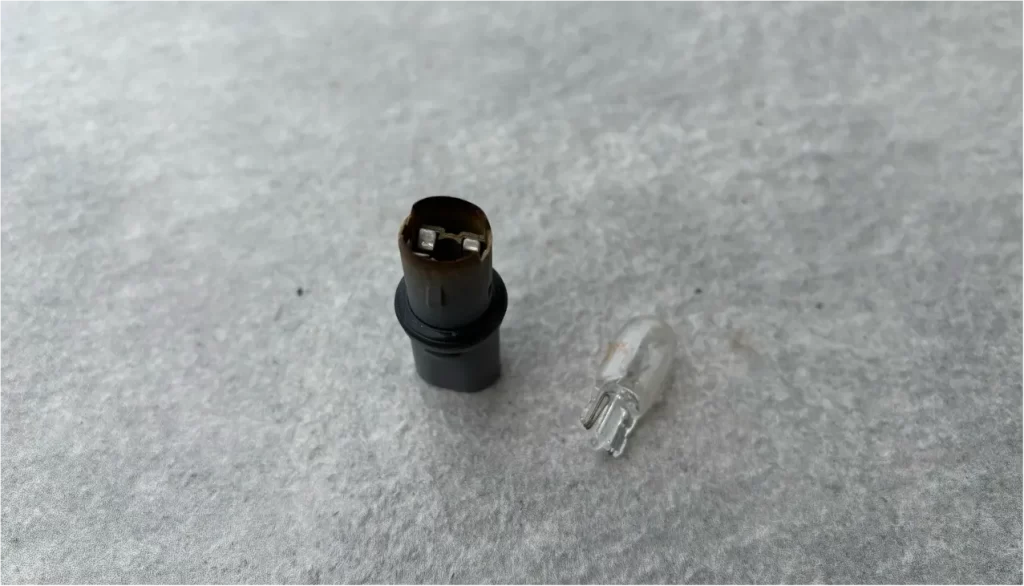 電球の取り外し